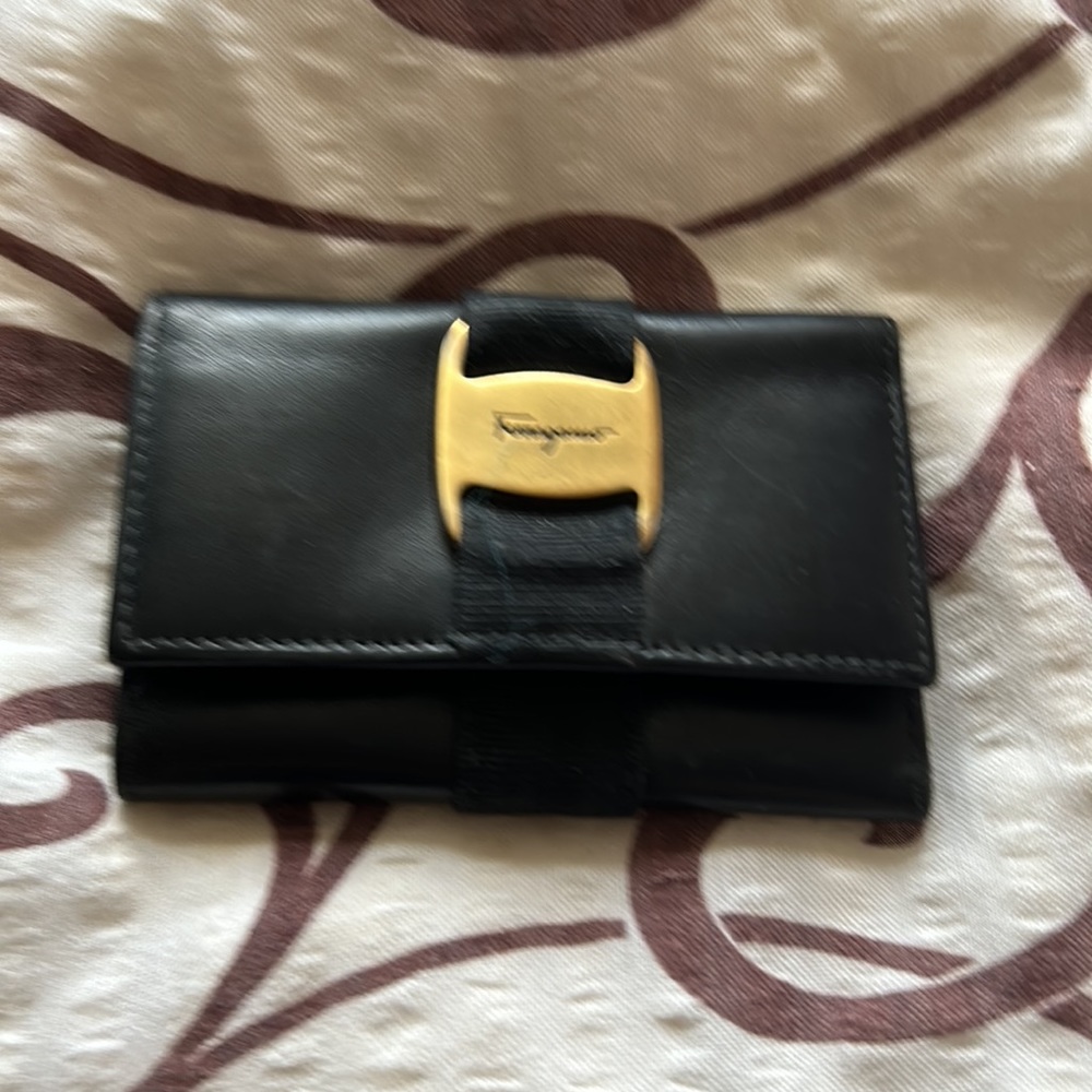 Authentic Ferragamo long leather wallet and key holder. - Picture 14 of 16